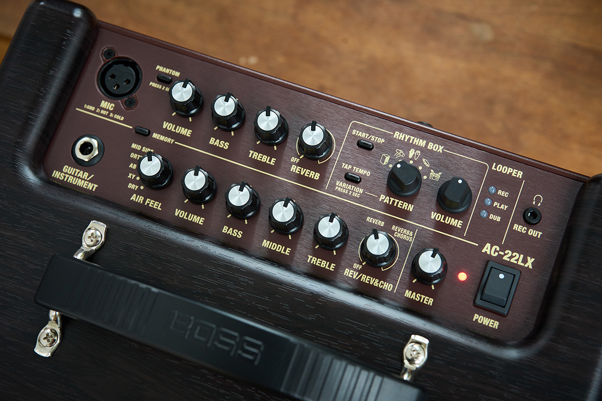 Amplificador de Guitarra Elétrica AC22LX