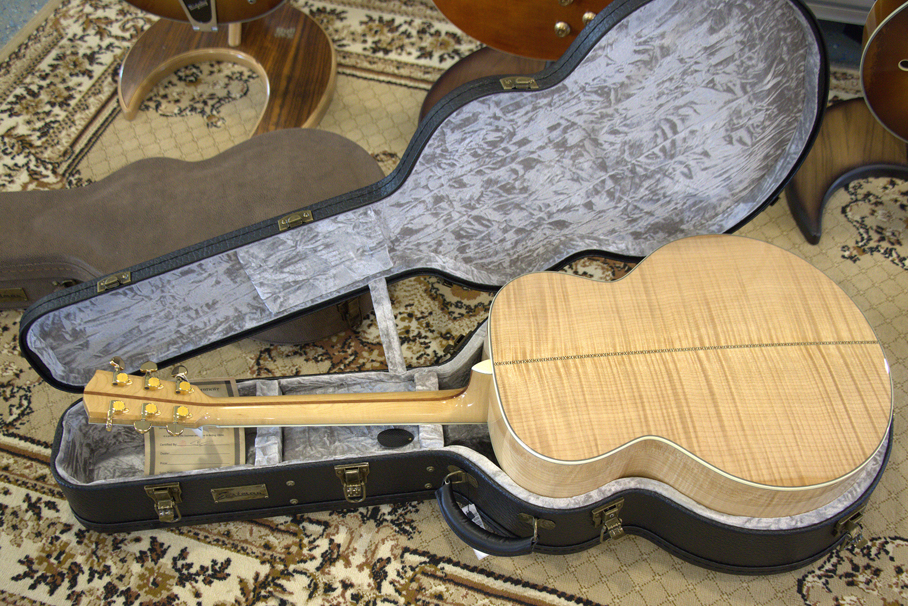 Eastman Jumbo AC630 (especial semi-acústica) - Image 3